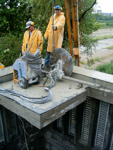 régi BKV ügetőpálya födémvágás régi BKV ügetőpálya födémvágás